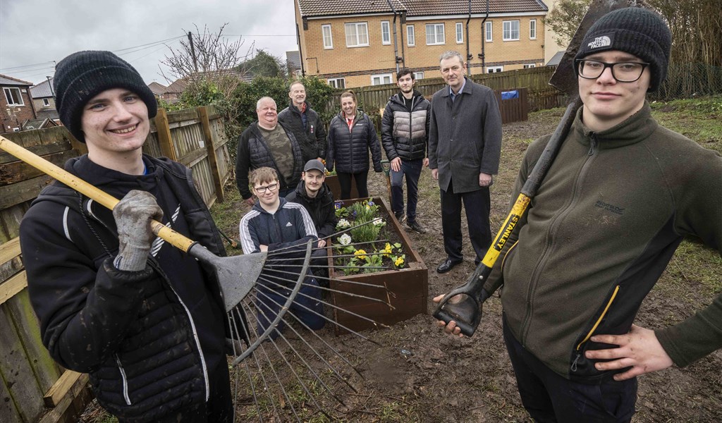 Prince's Trust Team helps create  garden
